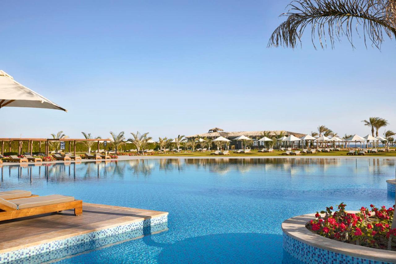 Steigenberger Resort Alaya Marsa Alam - Red Sea - Adults Friendly 16 Years Plus Coraya Bay Bagian luar foto The pool at the St. Regis